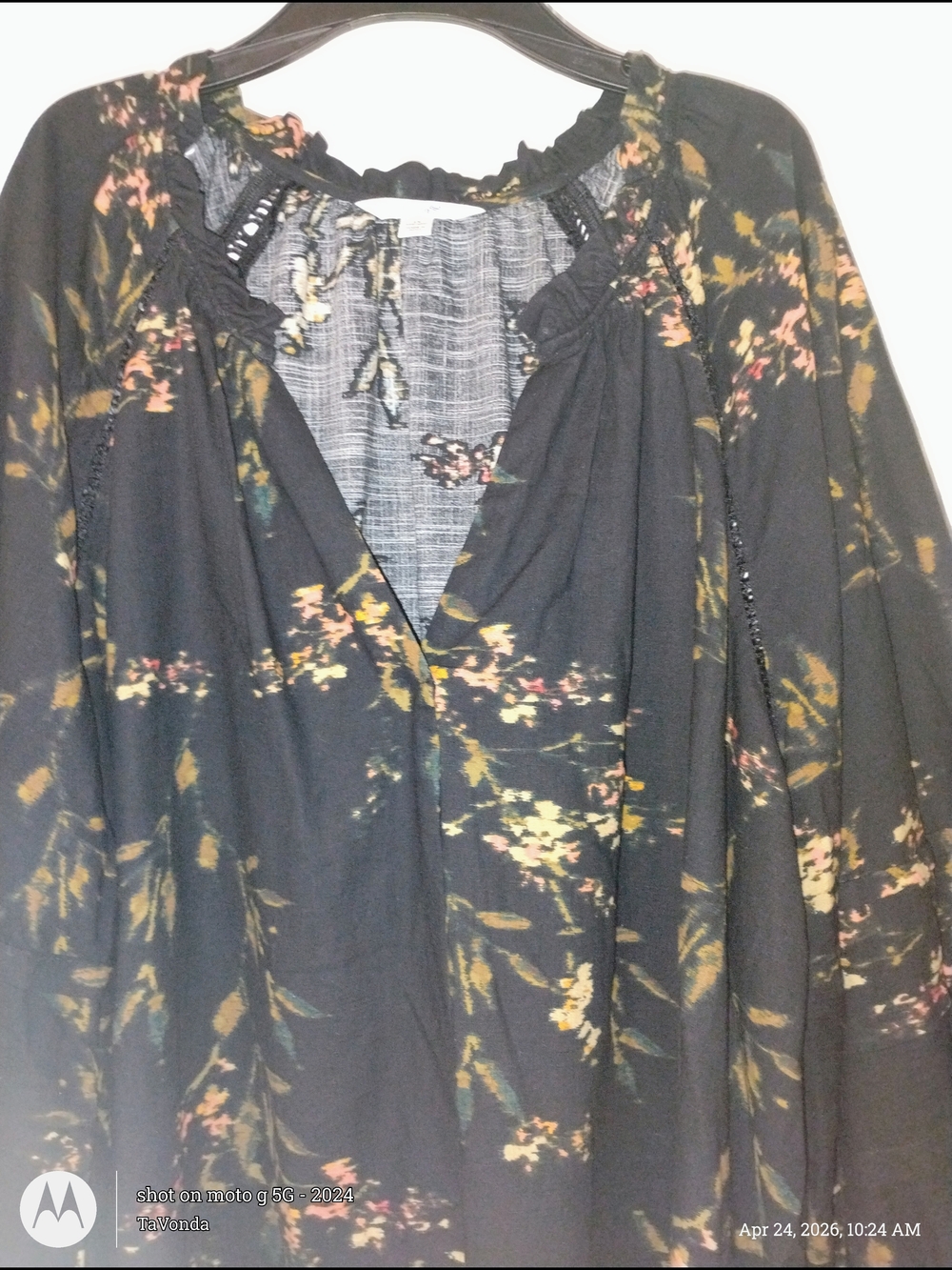 Terra & Sky Black Floral Peasant Blouse PTP 26"